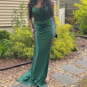 Elegant Green Evening Gown
